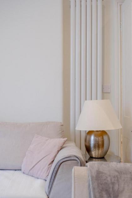 Gorgeous 2BD Flat with Patio - South Kensington! - image 19