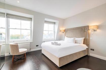 Luxury 2 bed in front of Museums - image 11