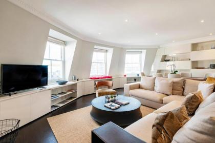 Luxury 2 bed in front of Museums - image 2