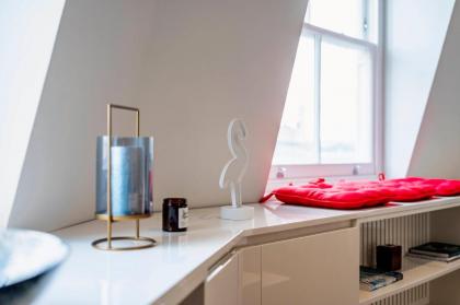 Luxury 2 bed in front of Museums - image 8