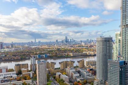 Chic 1BD Flat wViews of the Shard - South Quay! - image 10