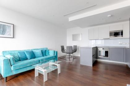 Chic 1BD Flat wViews of the Shard - South Quay! - image 11