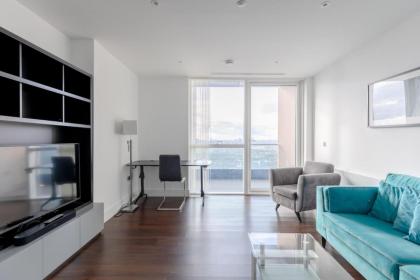 Chic 1BD Flat wViews of the Shard - South Quay! - image 14