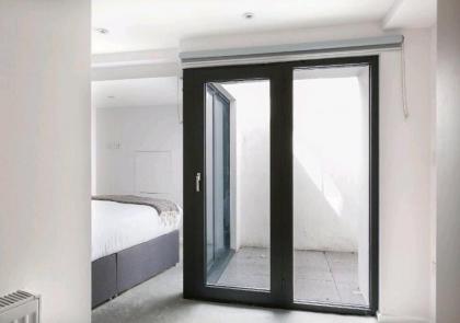 Premier Central London North Apartment - image 17