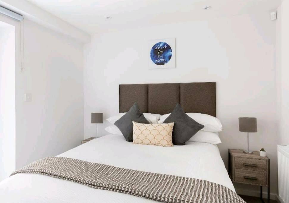 Premier Central London North Apartment - image 2