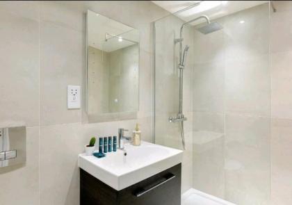 Premier Central London North Apartment - image 4