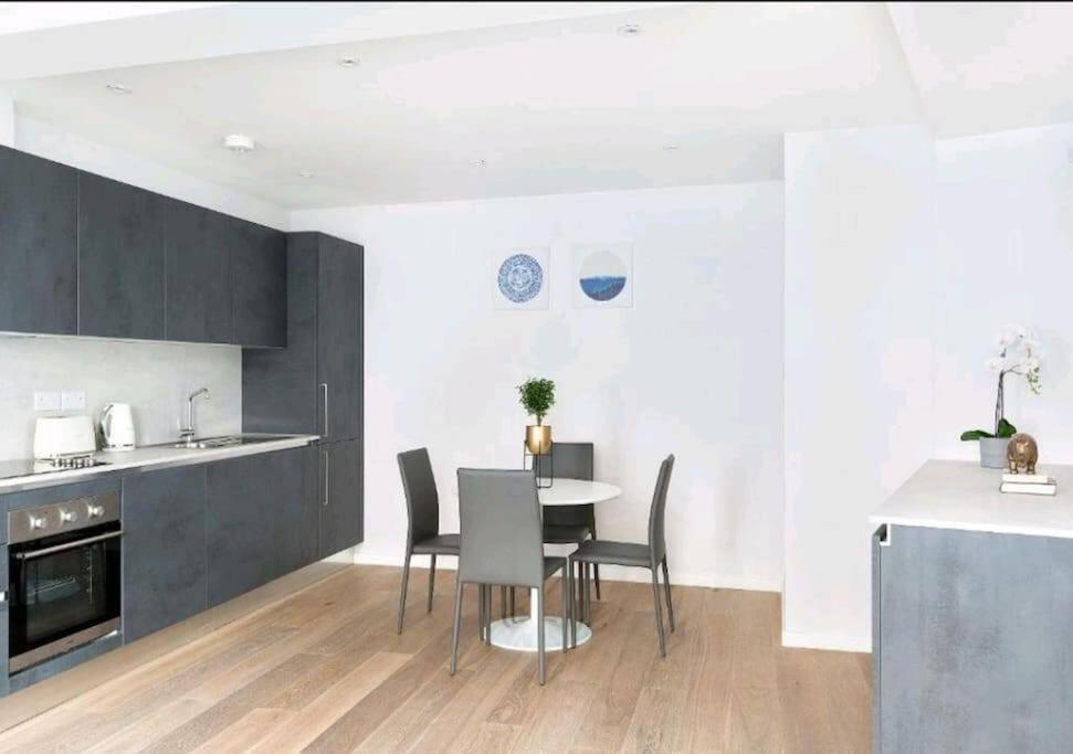 Premier Central London North Apartment - image 6