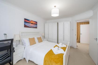 Charming 2Bed Duplex Apartment w/parking - image 20