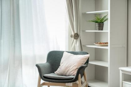 Charming 2Bed Duplex Apartment w/parking - image 7
