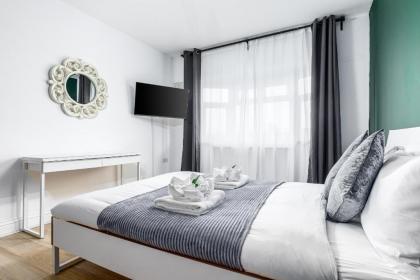 City Gate  - image 27