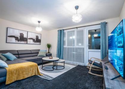 Family Home 3 Bed Room House in London London