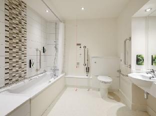 Premier Inn London Canary Wharf (Westferry) - image 2