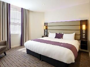 Premier Inn London Canary Wharf (Westferry) - image 3