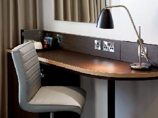 Premier Inn London Canary Wharf (Westferry) - image 5