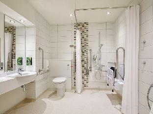 Premier Inn London Canary Wharf (Westferry) - image 7