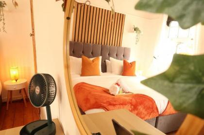 Cosy home in London - image 20