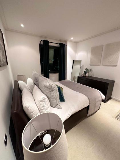 NEW Spacious 2 bedroom Apartment with Balcony - image 14