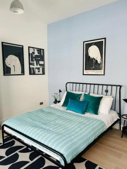 Elegant 1st Floor 1BR Belsize Park Apartment