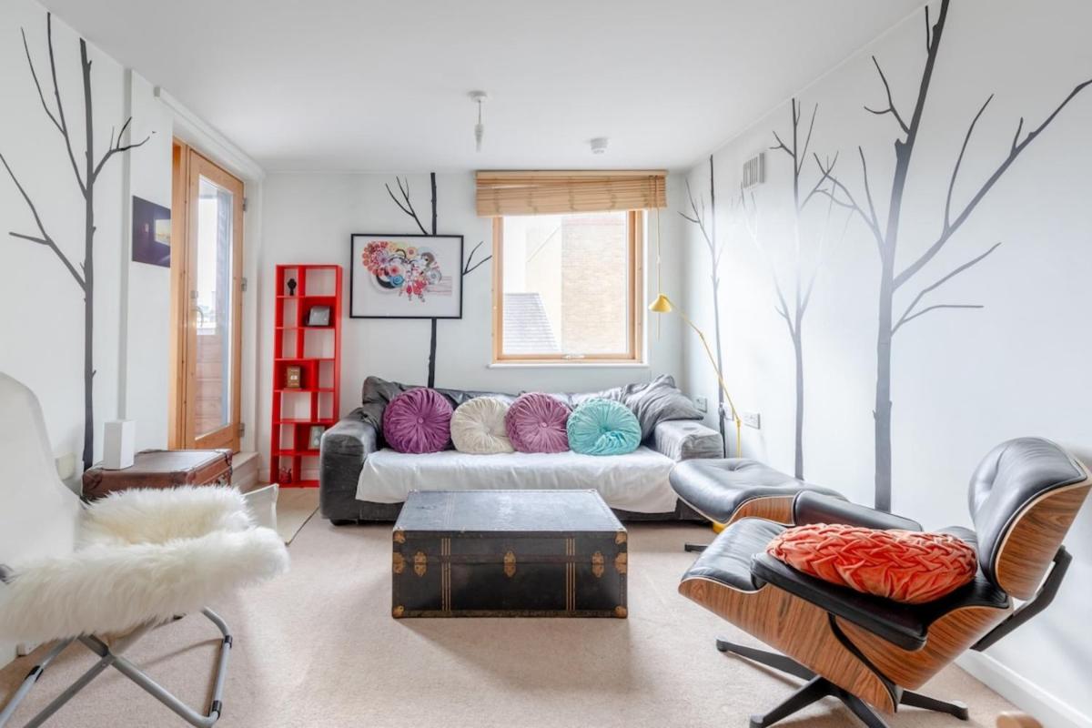 Warm & Inviting 1bedroom Flat with Patio Camden Town! - main image