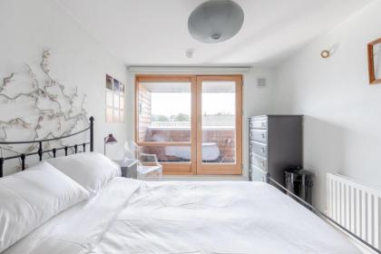Warm & Inviting 1bedroom Flat with Patio Camden Town! - image 18