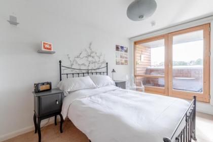 Warm & Inviting 1bedroom Flat with Patio Camden Town! - image 2