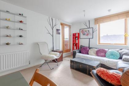 Warm & Inviting 1bedroom Flat with Patio Camden Town! - image 6