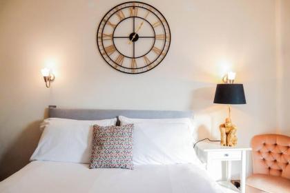 Cozy flat nestled in the heart of Bond Street - image 25