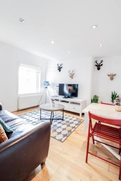 Cozy flat nestled in the heart of Bond Street - image 26