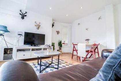 Cozy flat nestled in the heart of Bond Street - image 30