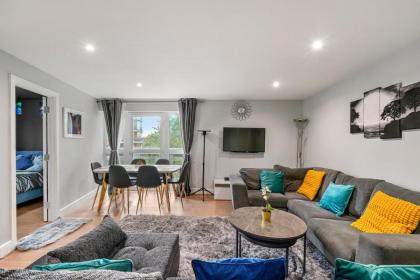 Charming 3-Bed Apartment in London