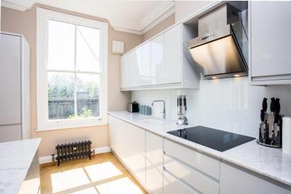 Bright Vibrant 1 Bedroom Apartment in South Hampstead - image 11