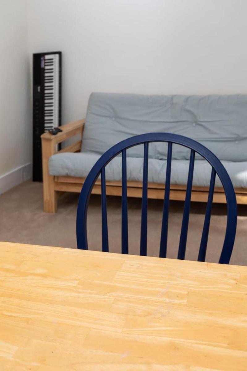 Spacious 1BD Flat w Garden - Hammersmith! - image 7