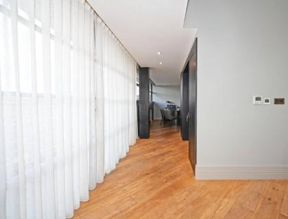 Luxurious Penthouse Kensington - image 10