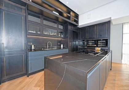 Luxurious Penthouse Kensington - image 5