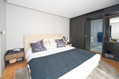 Luxurious Penthouse Kensington - image 6