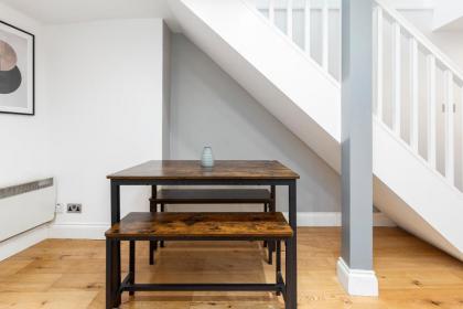The Camden Flat - image 11