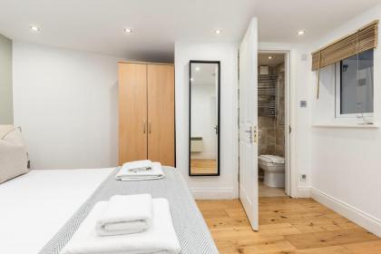 The Camden Flat - image 12