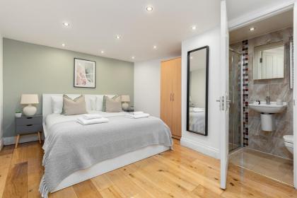 The Camden Flat - image 13