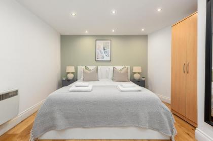 The Camden Flat - image 2