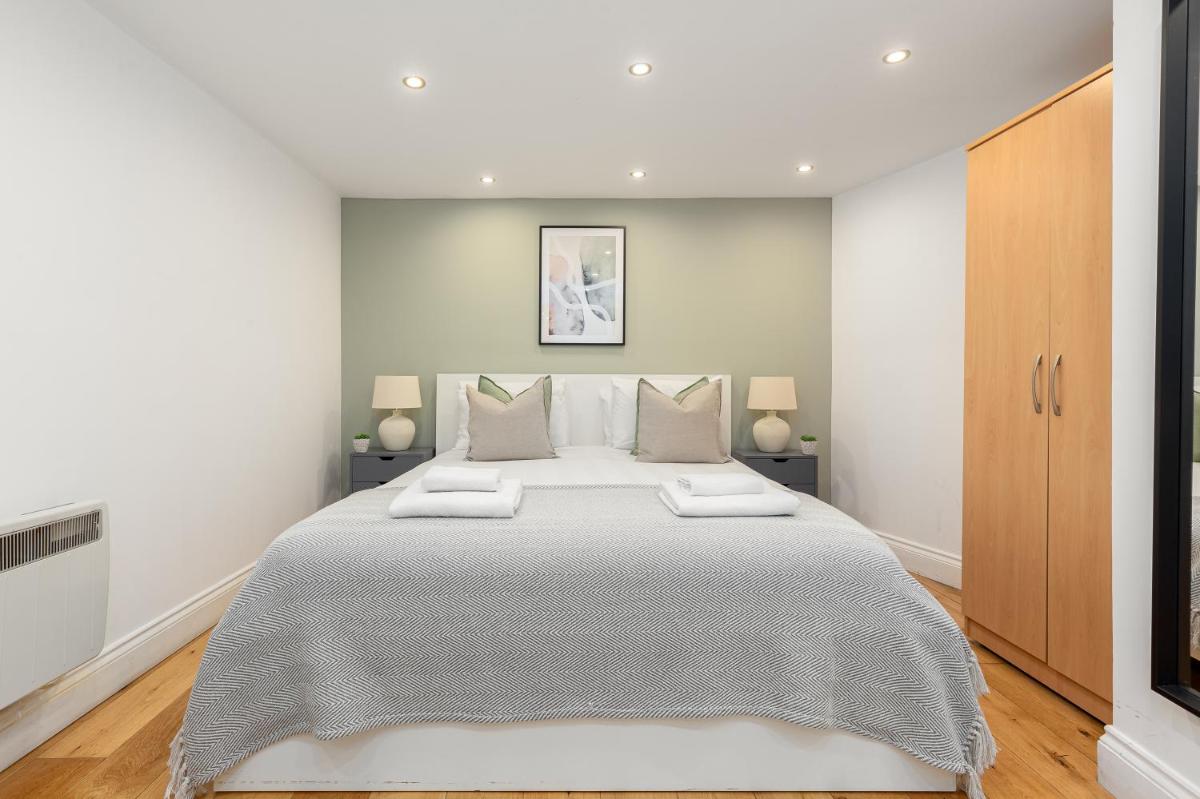 The Camden Flat - image 2