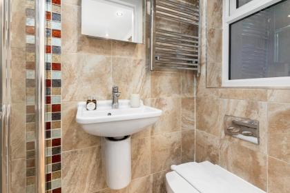 The Camden Flat - image 22