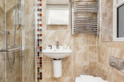 The Camden Flat - image 4