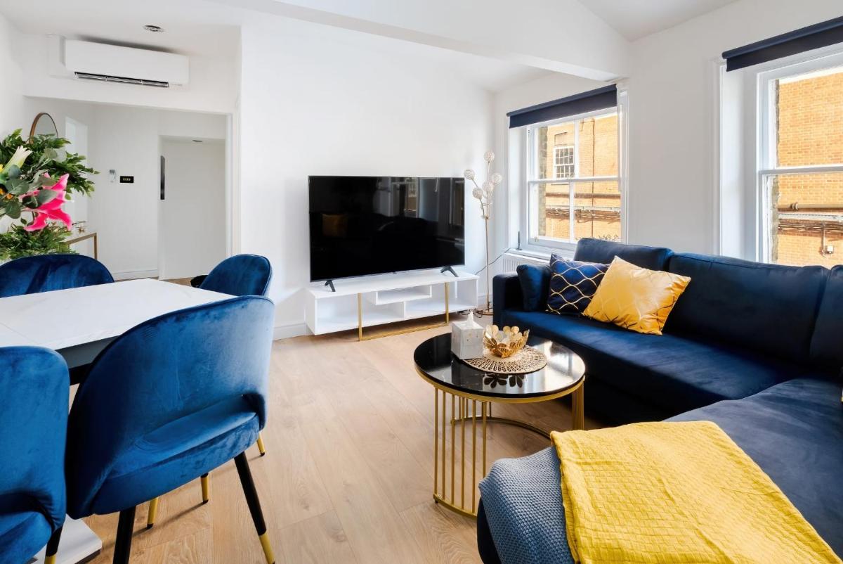 Modern 3 Bedroom and 2 Bathroom Apartment - main image