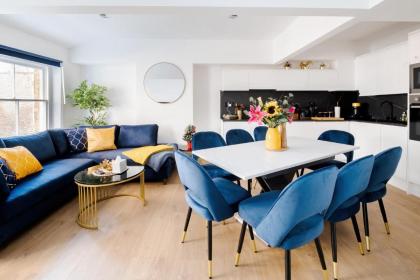 Modern 3 Bedroom and 2 Bathroom Apartment - image 3