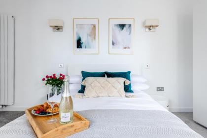 Chic 1 Bed apt in Kings Cross by City Apartments UK Short Lets Services Acommodation