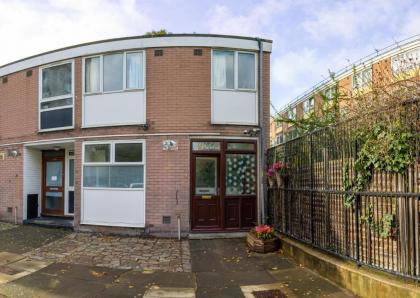 Very Spacious and beautiful 4-Bed House in London