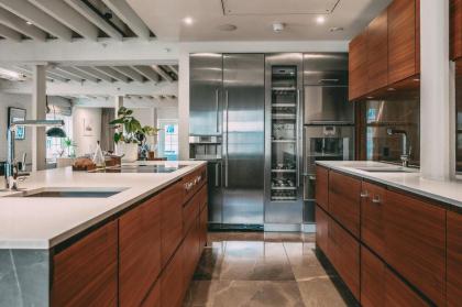 Immaculate 2-Bed Loft Apartment In Central London - image 15