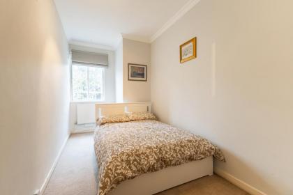 2 Bed Central London Apartment - image 4
