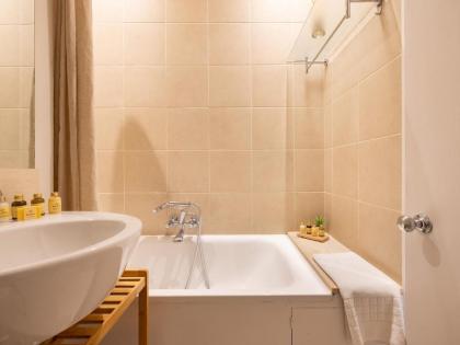 Pass the Keys Gorgeous studio with access to a private garden - image 22