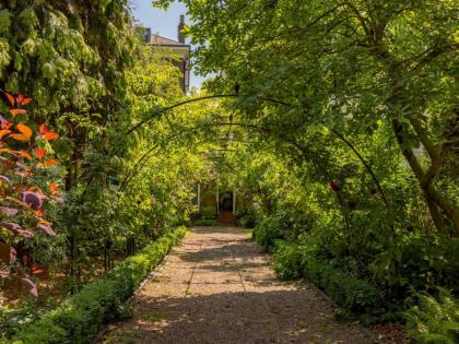 Pass the Keys Gorgeous studio with access to a private garden - image 26